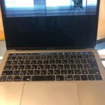 MacBook Pro画面割れた